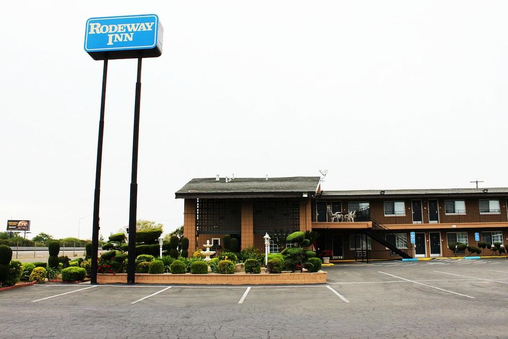 Rodeway Inn Near University-Gateway To Yosemite Мерсед Экстерьер фото