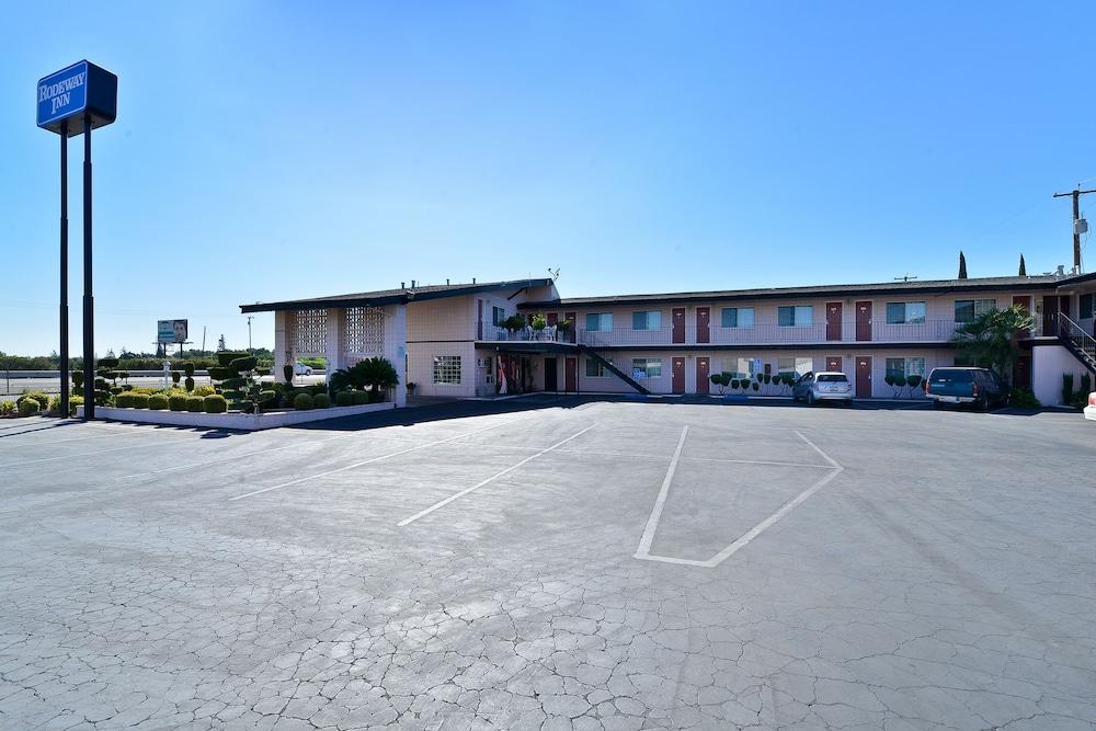 Rodeway Inn Near University-Gateway To Yosemite Мерсед Экстерьер фото
