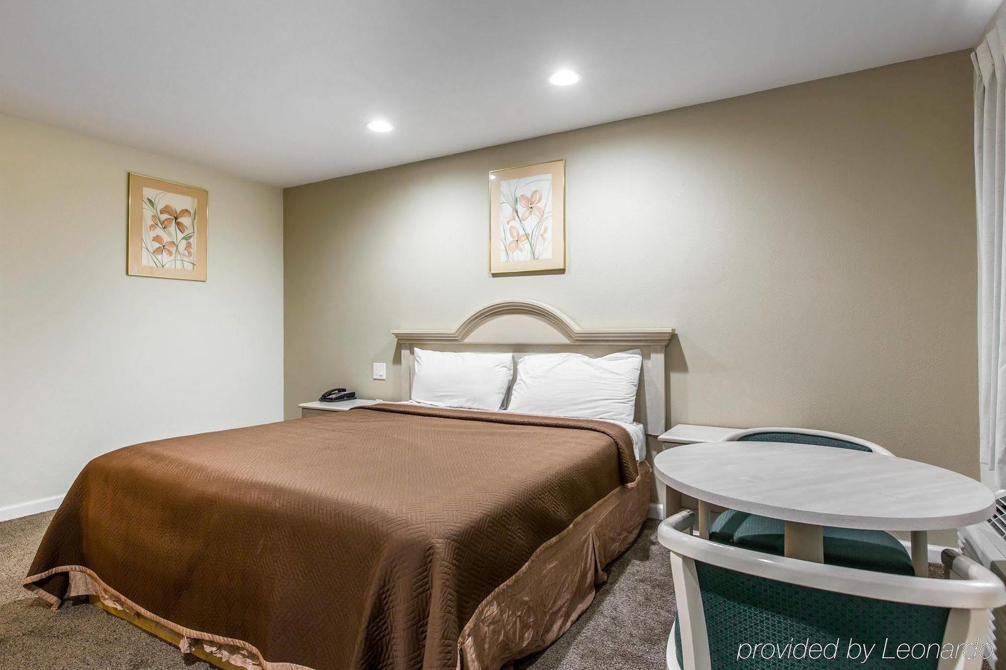 Rodeway Inn Near University-Gateway To Yosemite Мерсед Экстерьер фото