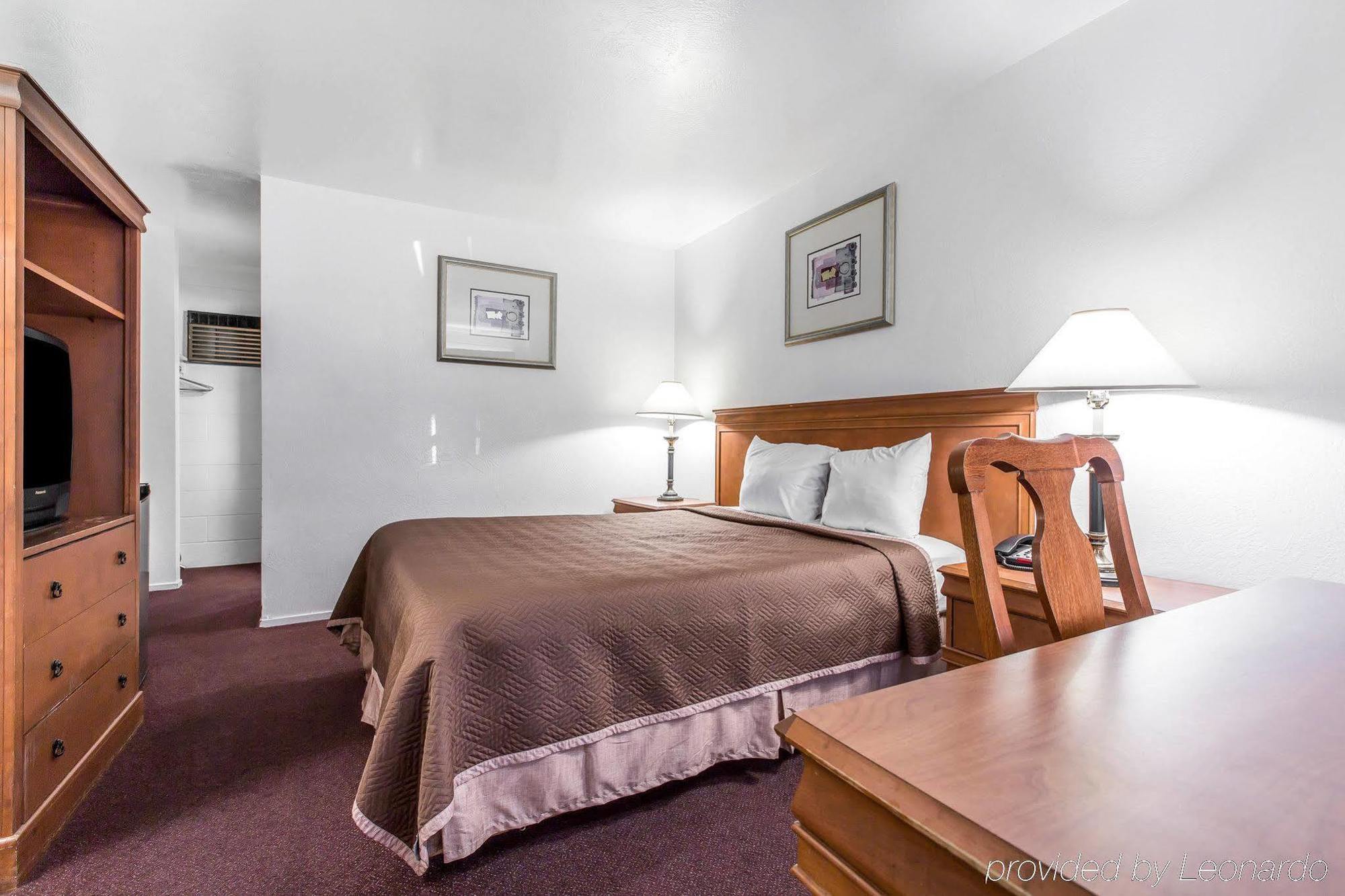 Rodeway Inn Near University-Gateway To Yosemite Мерсед Экстерьер фото