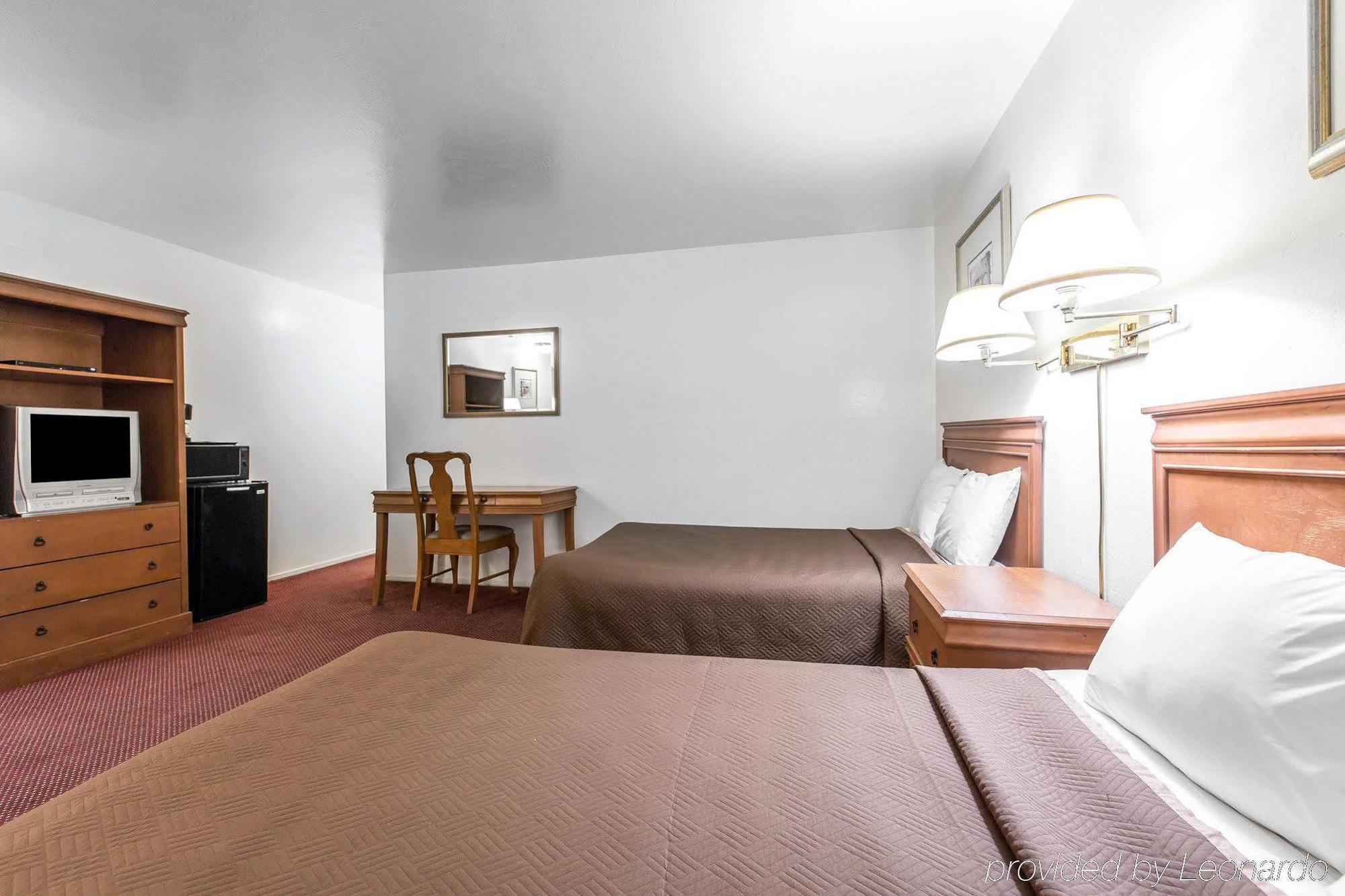 Rodeway Inn Near University-Gateway To Yosemite Мерсед Экстерьер фото
